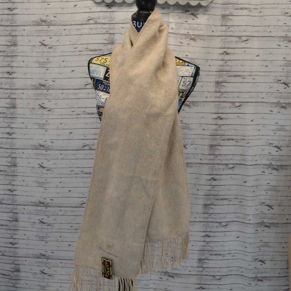 NWT Alpaca Camargo Scarf